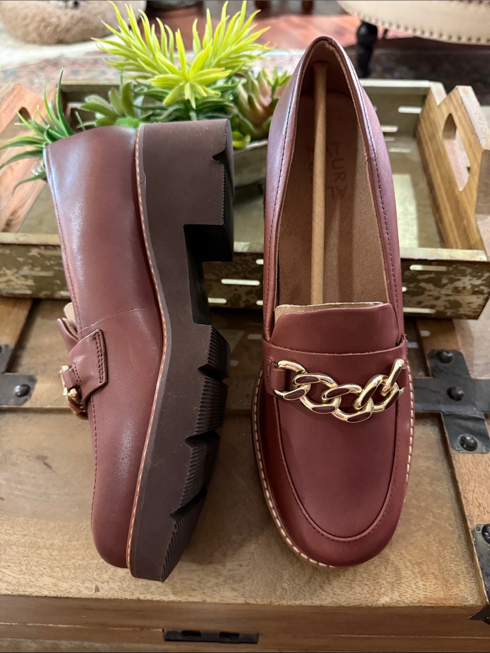 Naturalizer Women's Loafers with Gold Chain Detail - Picture 2 of 3
